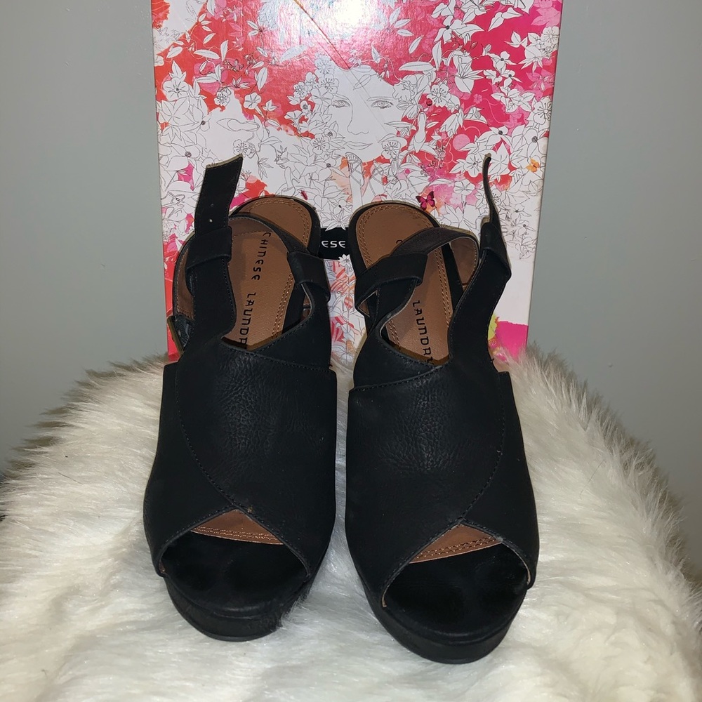 Chinese Laundry Black Wedges